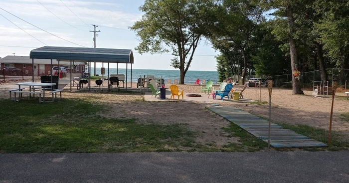 Riptide Inn Beach Resort - Web Listing (newer photo)